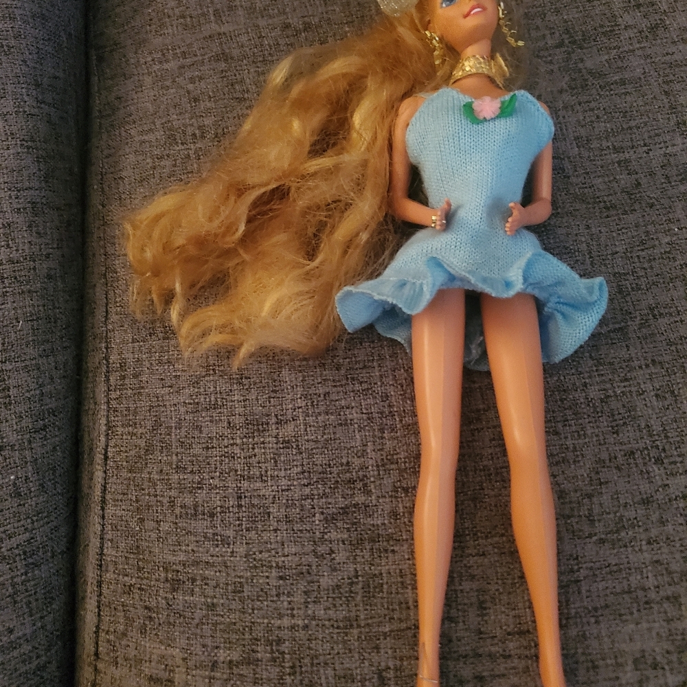 Vintage 1989 Barbie in knitted dress 🇺🇸
